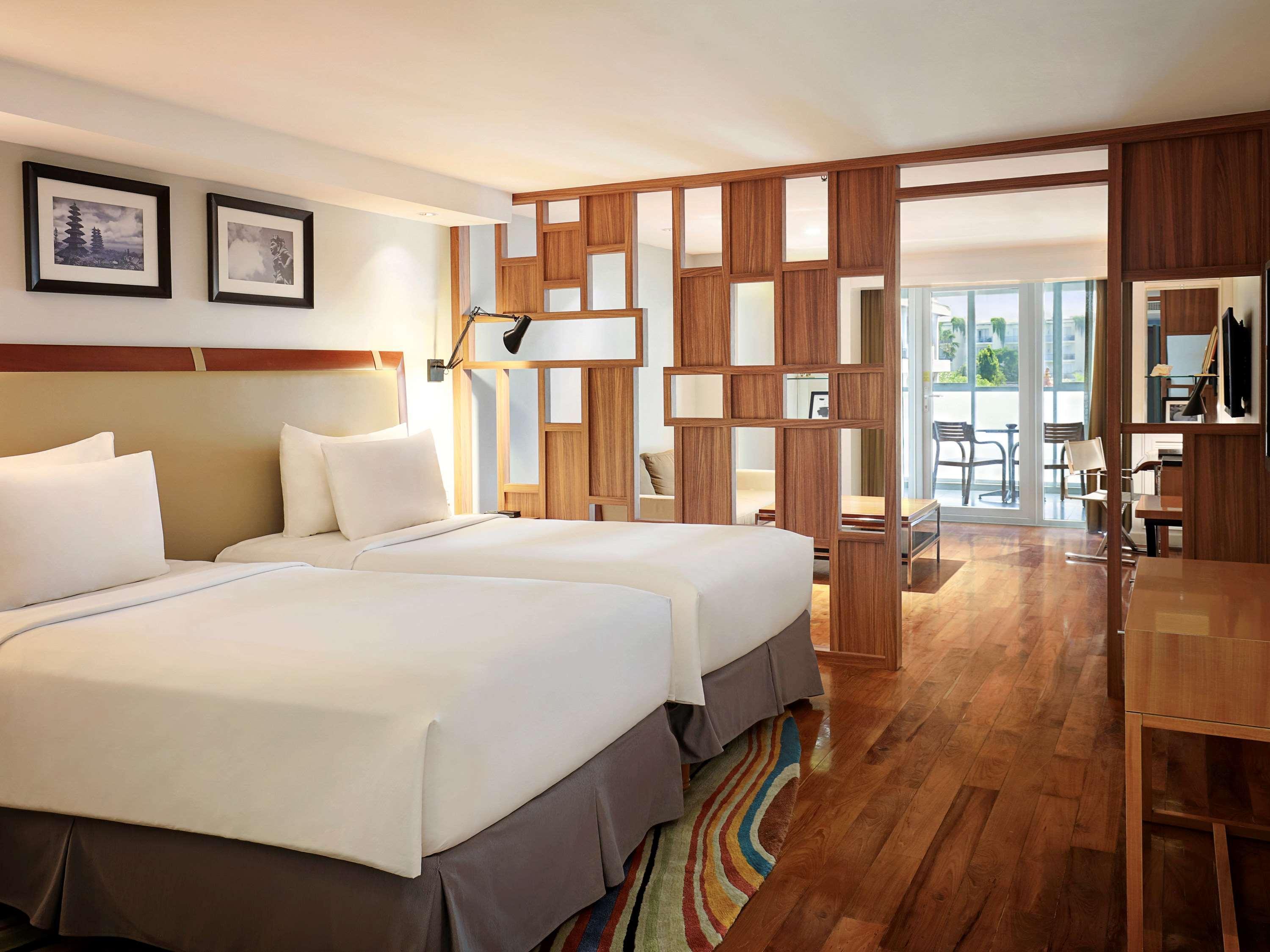 The Kuta Beach Heritage Hotel - Managed By Accor Eksteriør billede Deluxe Room
