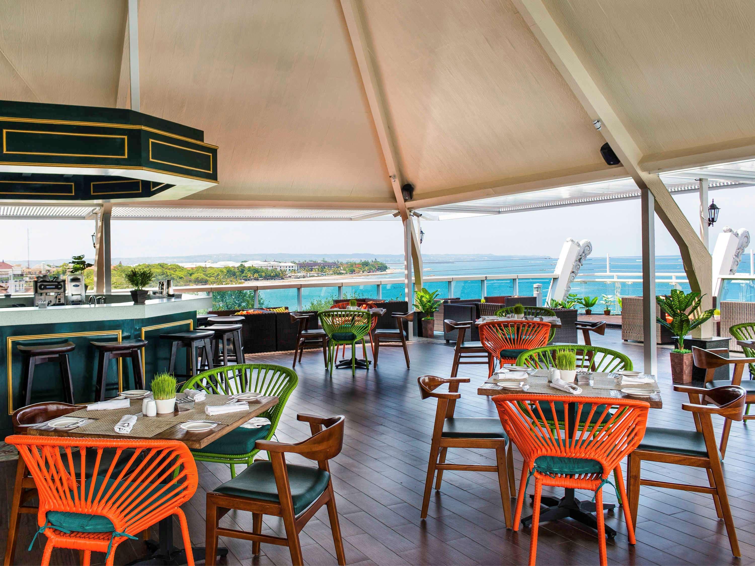 The Kuta Beach Heritage Hotel - Managed By Accor Eksteriør billede The Deck